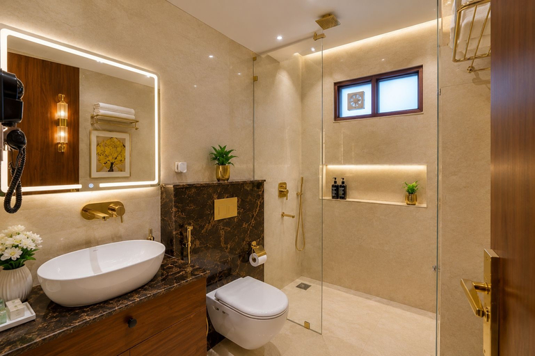 Bathroom 4, Hotel Le Premier, Delhi