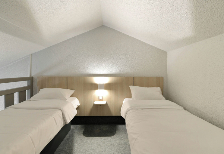 Bedroom 4, B&B Hotel Le Mans Sud, Sarthe