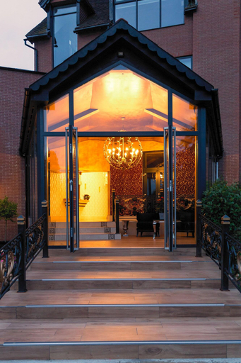 Exterior & Views, Manor House Hotel Guildford, Surrey
