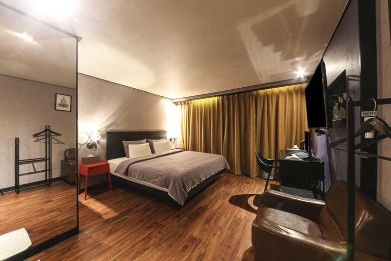 Bedroom 4, Busan Eomgung French Code, Sasang