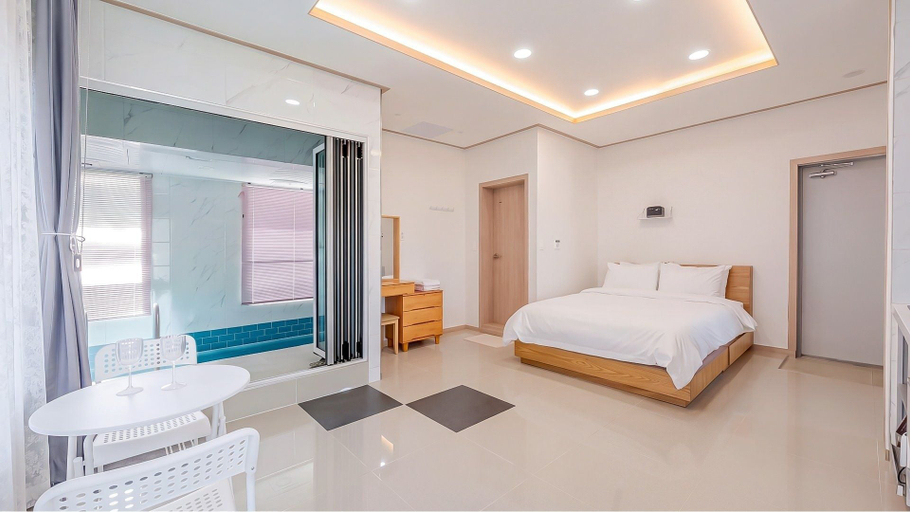 Exterior 3, Gapyeong Nami Island Stella New Heated P, Gapyeong