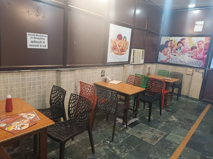 Food & Drinks 5, Sidhartha, Agra
