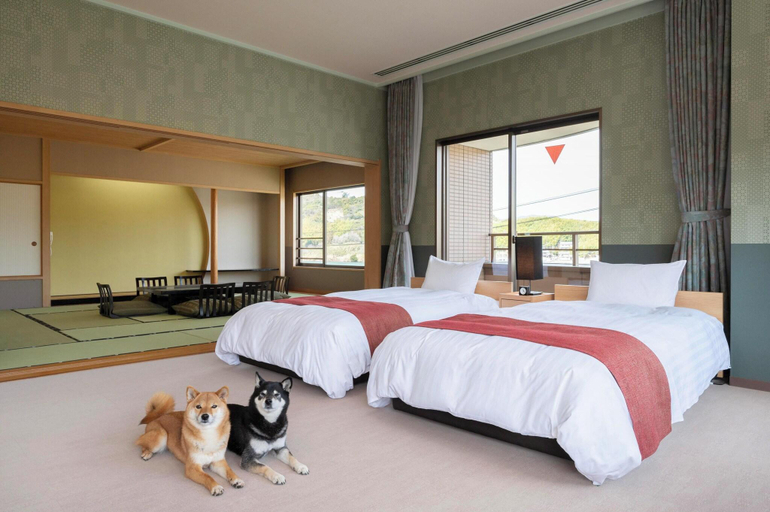 Bedroom 2, Hamanako Wanwan Paradise Hotel, Hamamatsu
