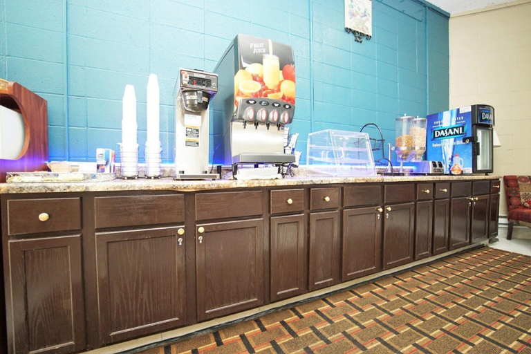 Food & Drinks 4, Americas Best Value Inn Faribault, Rice