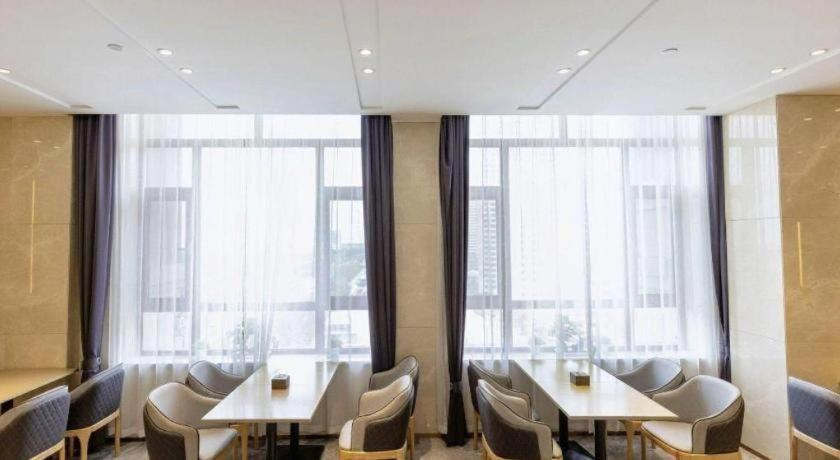 Food & Drinks 5, Lavande Hotel Changchun New District North Lake Longxiang Plaza, Changchun