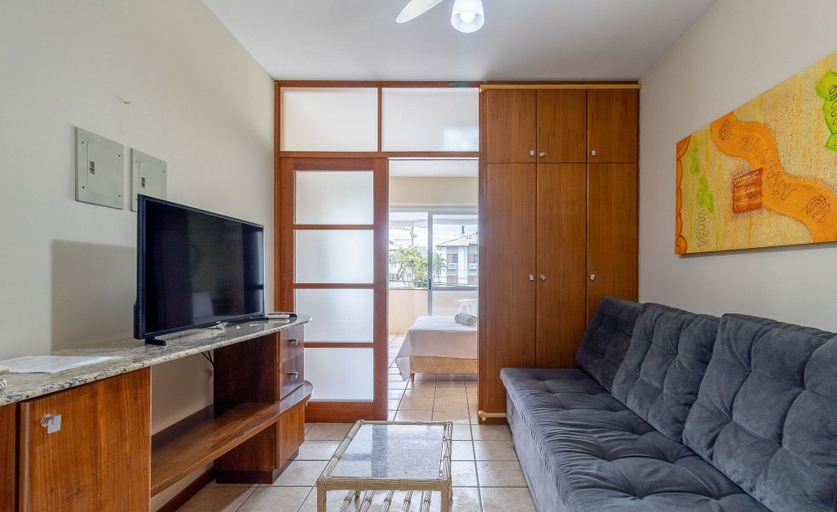 Living area, Apt c/ Varanda in Condominio Pe na Areia Iho127, Florianopolis