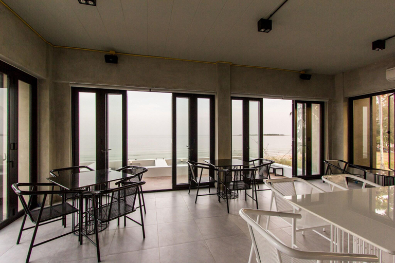 Food & Drinks 5, Sunshine Paradise Resort, Thap Sakae