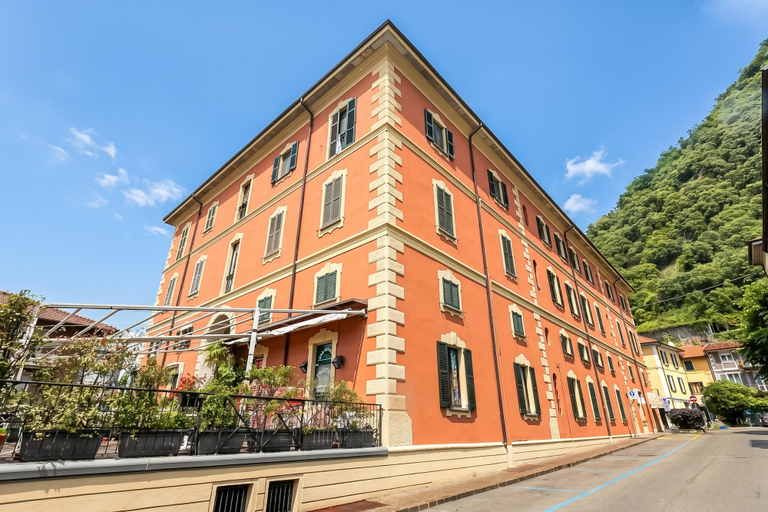 Exterior 5, Apt. Annamaria: Family-friendly 2BR Central Base for Trips, Varese