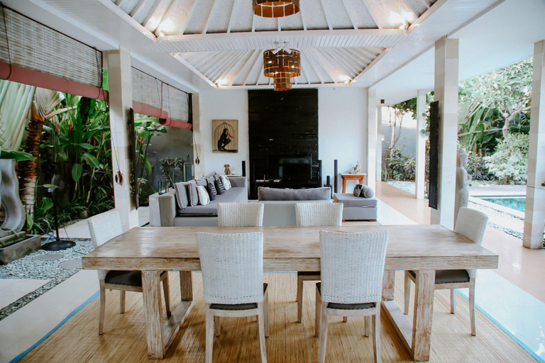 Food & Drinks, Central Seminyak Villa Martini, Badung