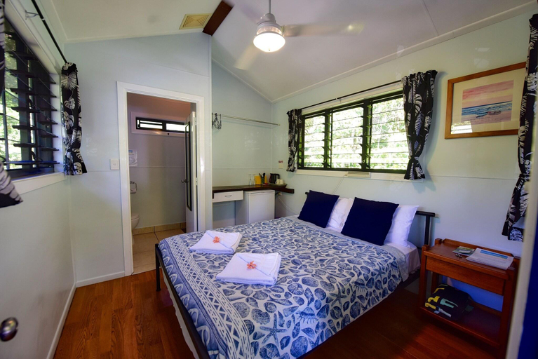 Bedroom, Thornton Beach Bungalows, Douglas