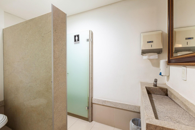 Bathroom 4, Tri Hotel Executive Criciúma, Criciúma