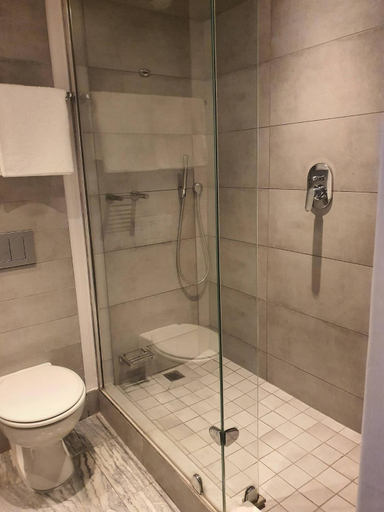 Bathroom 3, Garden Court Marine Parade, eThekwini