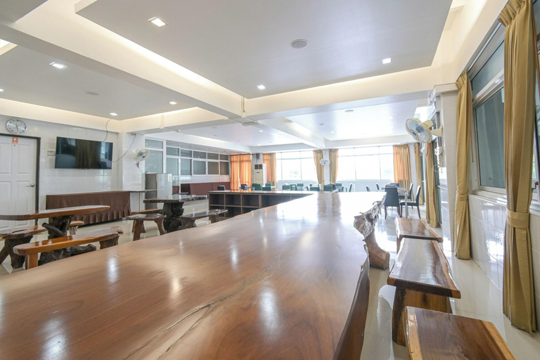 Food & Drinks 5, AC Habitat Bangkok, Bang Kapi