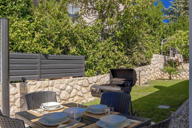 Outdoor dining 4, Holiday Home Sole, Rijeka
