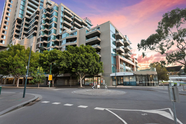 Exterior & Views, Signature Waterfront Apartments, Melbourne