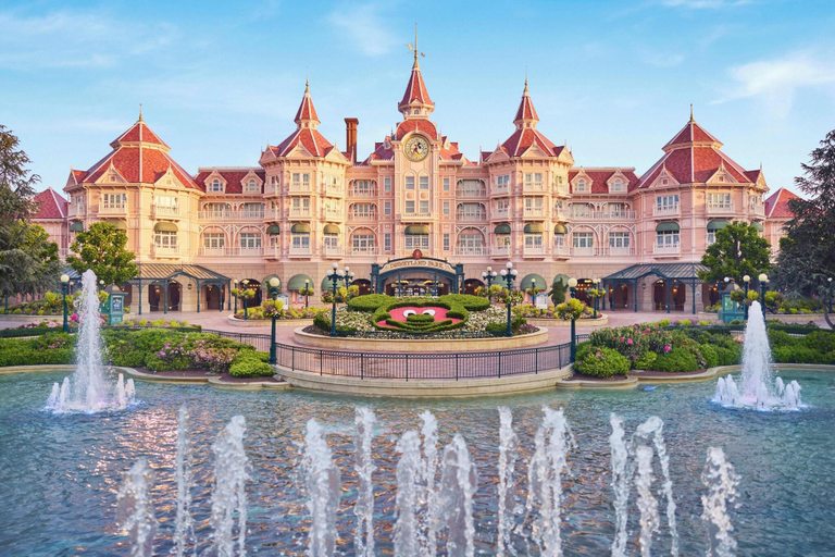 Exterior & Views 2, Disneyland Hotel, Seine-et-Marne