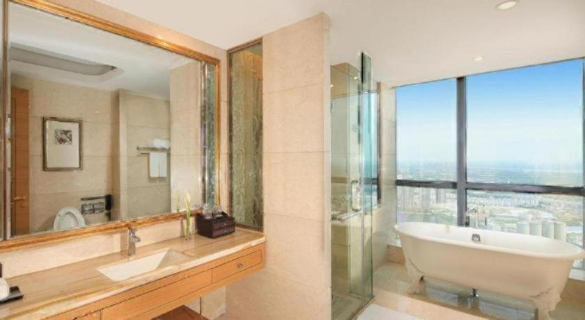Bathroom 4, Empark Grand Hotel Hefei Beicheng, Hefei