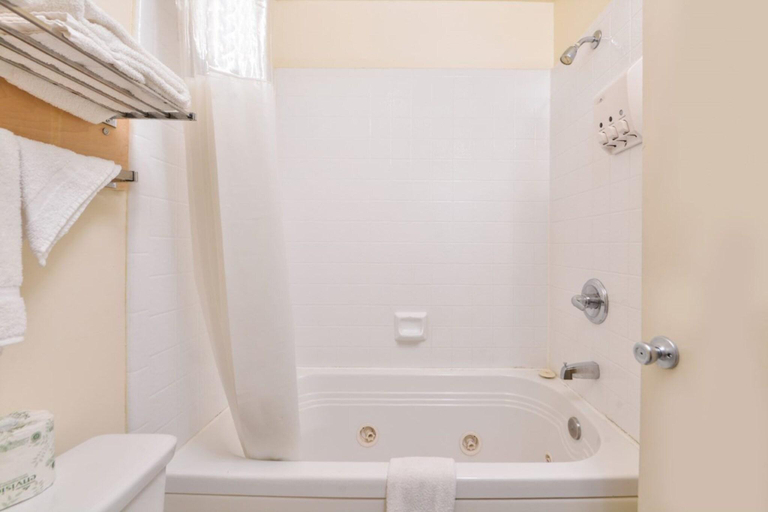 Bathroom 4, Americas Best Value Inn San Carlos, San Mateo