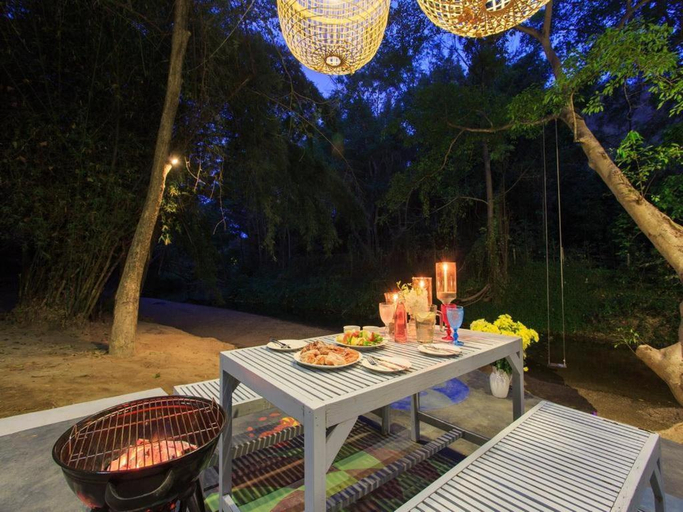 Food & Drinks 5, Villa Moreeda, Suan Phung