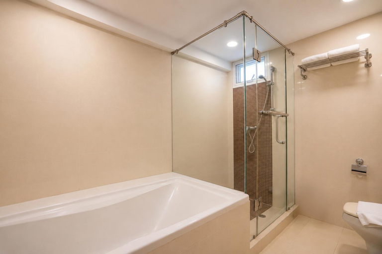 Bathroom 4, The Mercer Sukhumvit 4, Khlong Toey