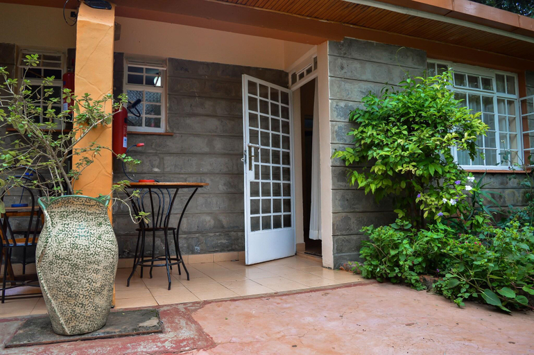 Public Area, Rosslyn Studios, Westlands