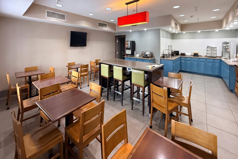 Food & Drinks 5, Country Inn & Suites By Radisson, Lima, Allen