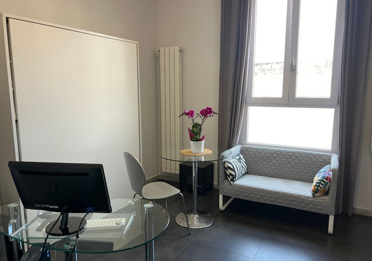 Public Area, Floor 6, Roma