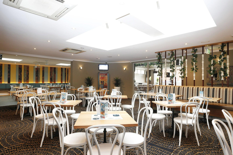 Food & Drinks 5, The Lakes Hotel, Wyong - South and West