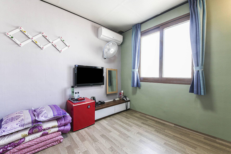 Bedroom 4, Gangneung Geumseong Motel, Gangneung