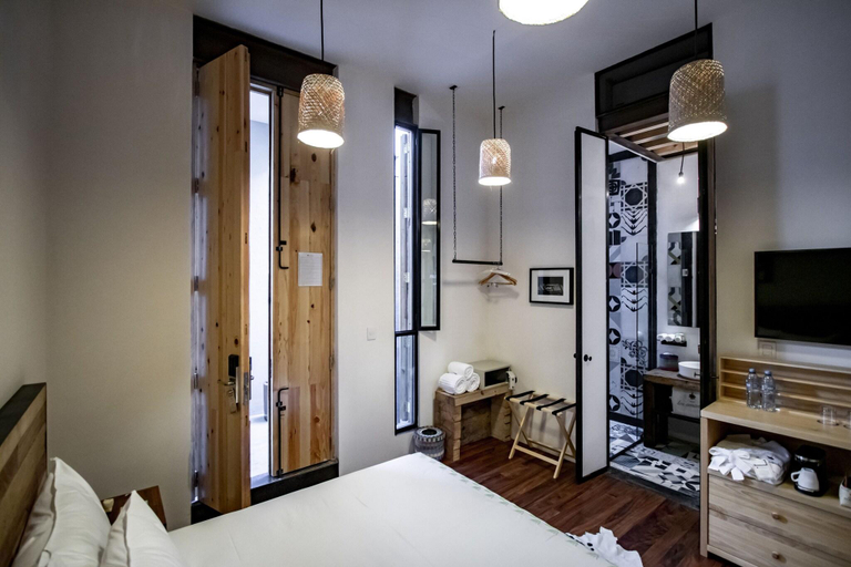 Bedroom 4, Los Amantes, Del Centro