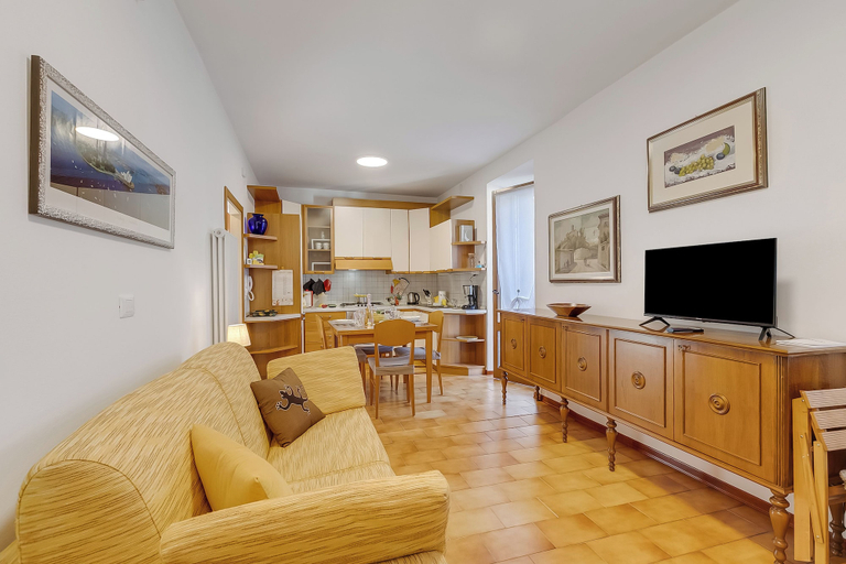 Living room 2, Kirribilli House - Central Nago Torbole With Mountain View, Trento