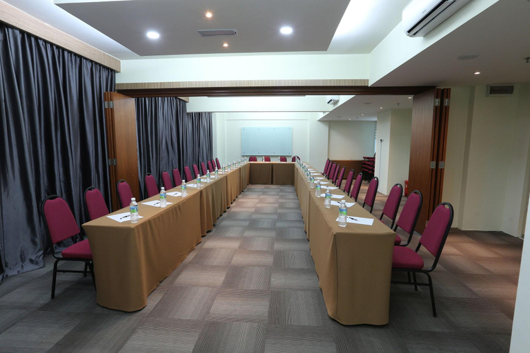 Others 5, Perth Hotel, Kulaijaya