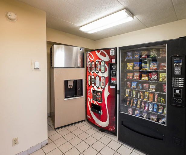 Food & Drinks 5, Red Roof Inn Cincinnati East Beechmont, Clermont