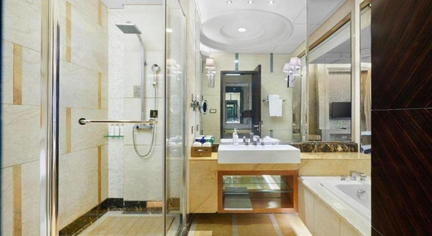 Bathroom, Chateau Star River Taiyuan, Taiyuan