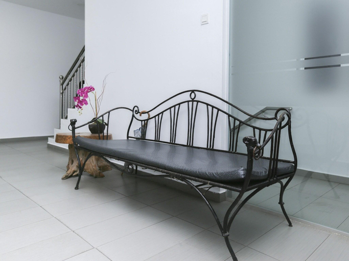 Public Area 3, OYO 89915 East Mount Hotel, Pontian