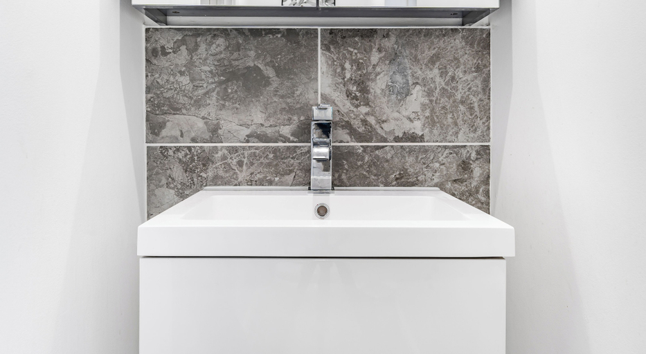 Bathroom 3, Kingston Road House By REDWOOD STAYS, Surrey
