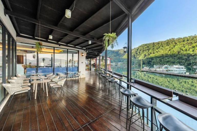 Food & Drinks 5, Shui Yang Lakeview House with Elevator, Nantou