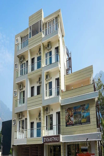 Exterior & Views