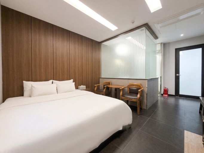 Bedroom 2, Yangsan Mulgeum September Hotel, Yangsan