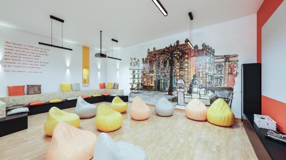 Public Area 3, Planeta Cadiz Hostel, Cádiz