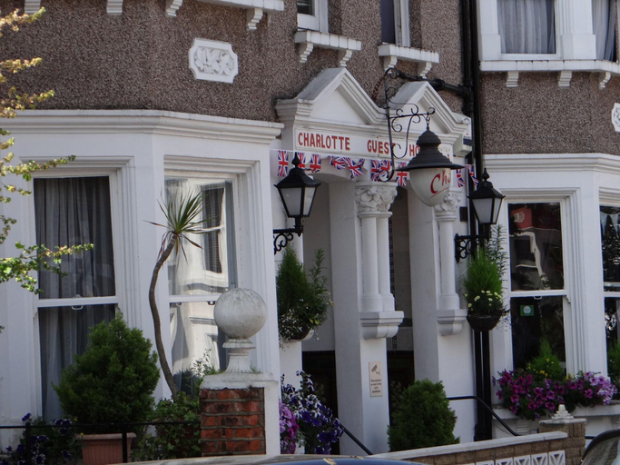 Exterior & Views 2, Charlotte Guest House, London