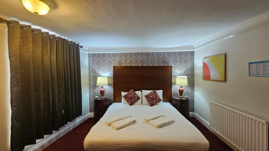 Bedroom 2, The Rose And Crown Hotel, Cambridgeshire