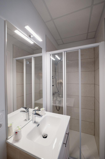 Bathroom 2, Hotel Le petit billot, Ille-et-Vilaine