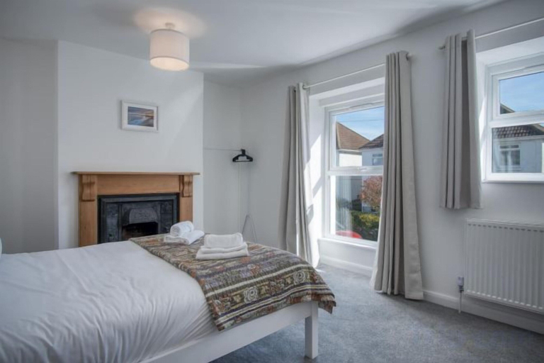 2, Nottage Road - 3 Bedroom Holiday Home - Mumbles, Swansea