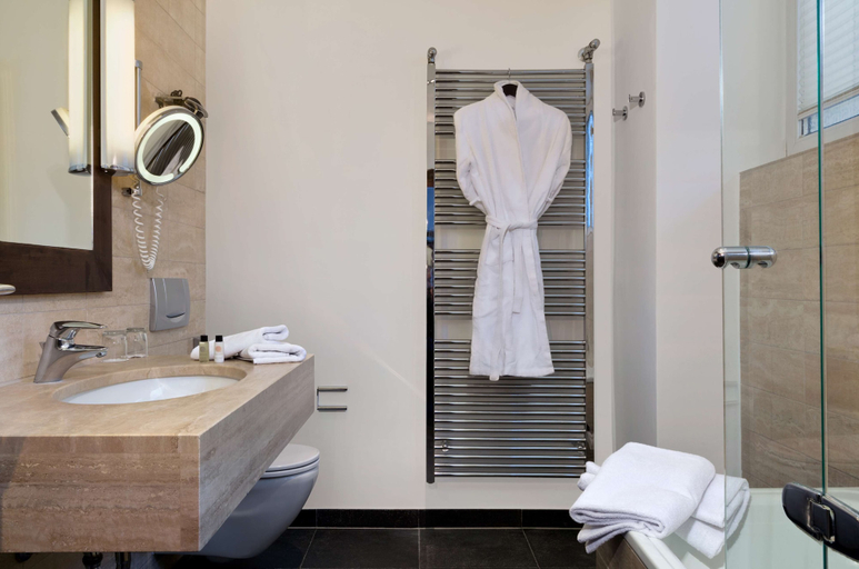 Bathroom 5, Savigny Hotel Frankfurt City by ANS, Frankfurt am Main