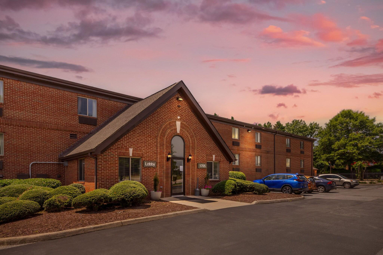 Exterior & Views 5, HomeTowne Studios & Suites Greensboro, Guilford