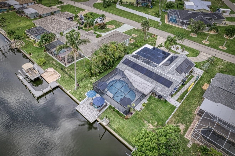 Exterior 3, Waterfront Luxury Micro Resort Heated Salt Pool 4 Bedroom Home, Lee