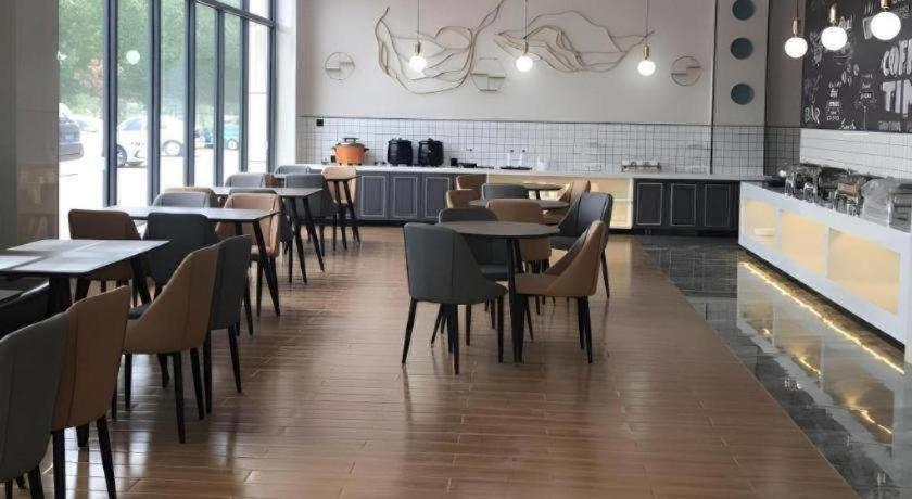 Food & Drinks, GreenTree Inn Express Qingdao Laixi High-Speed Railway Station Shenzhen Road, Qingdao