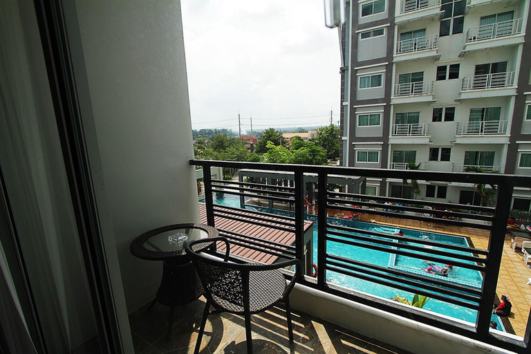 Others 5, The Contrast Condo, Pluak Daeng