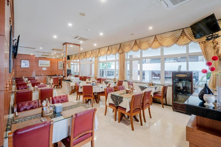 Food & Drinks 5, The Whitehouse Condotel, Pattaya
